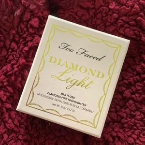 Too Faced Diamond Light